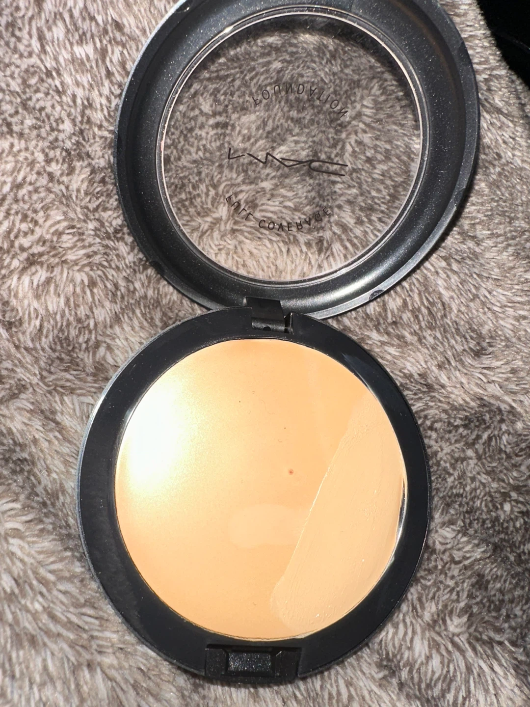 MAC Full Coverage Foundation NC30