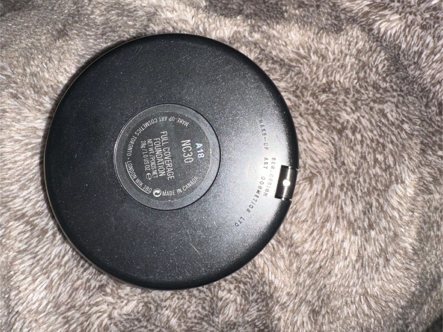 MAC Full Coverage Foundation NC30 - photo 2