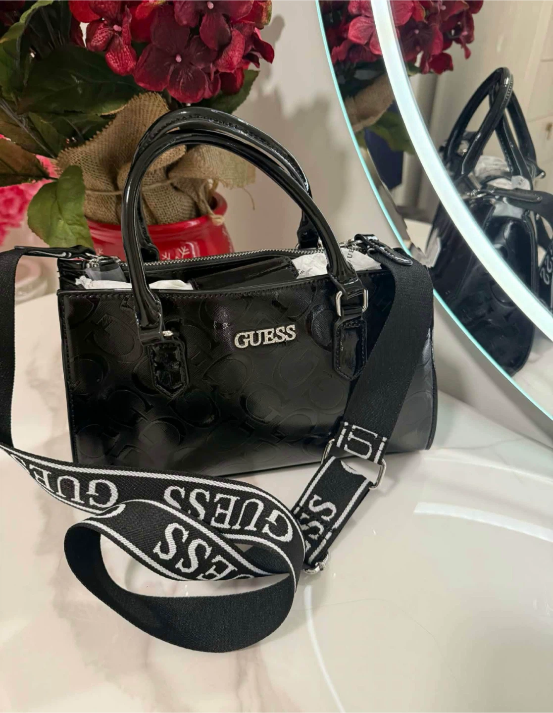 Guess black patent leather shoulder bag - photo 2