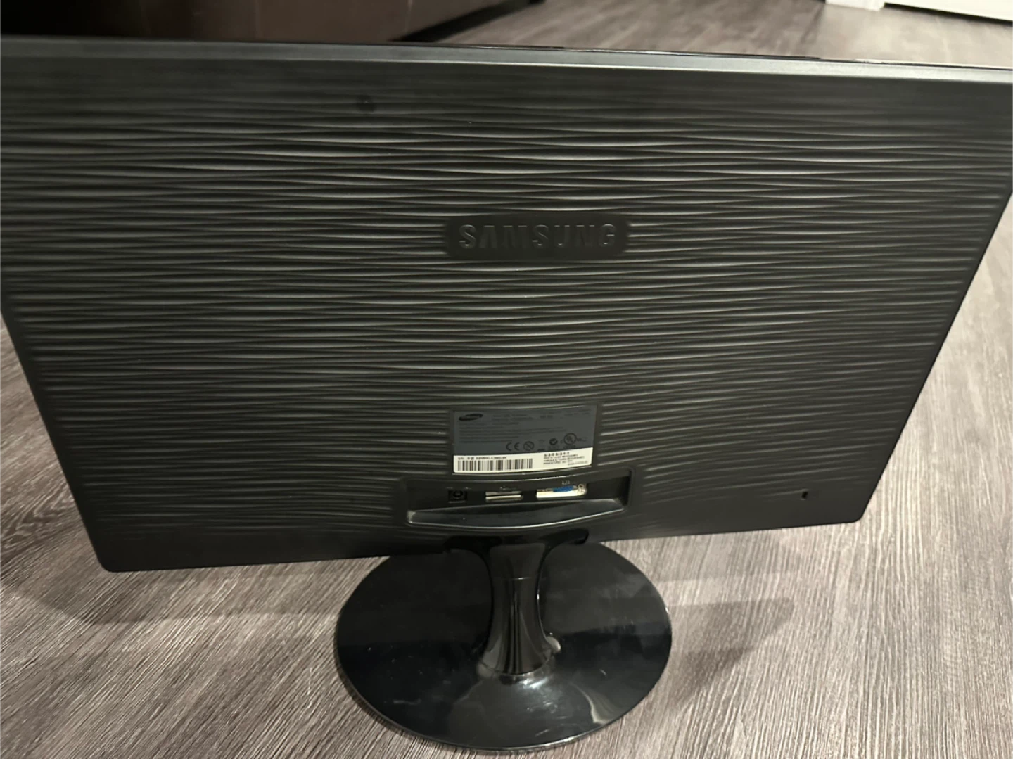 24” 1080p Samsung Monitor - photo 2