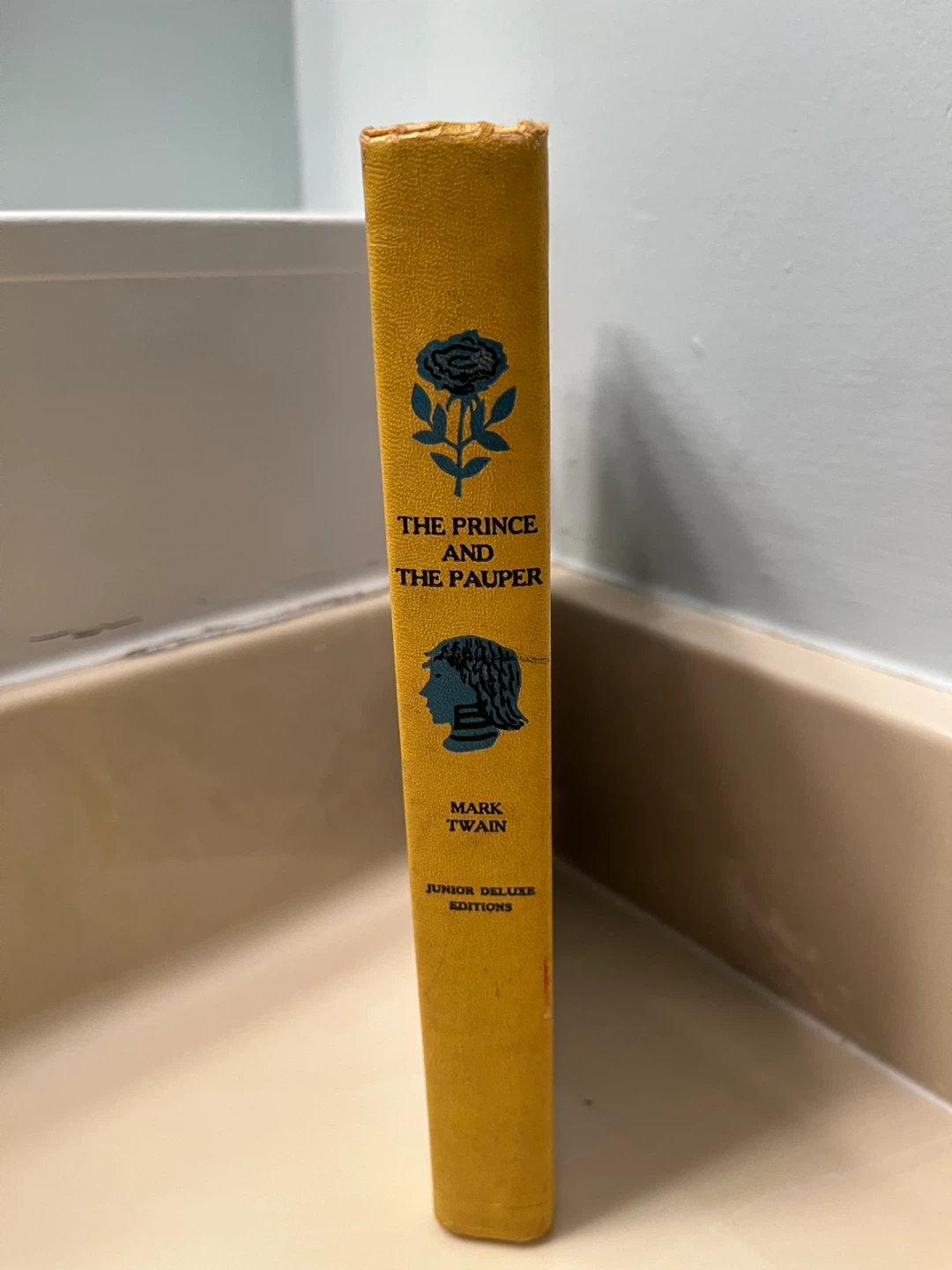 The Prince and the Pauper Junior Deluxe Edition Vintage Book - photo 2