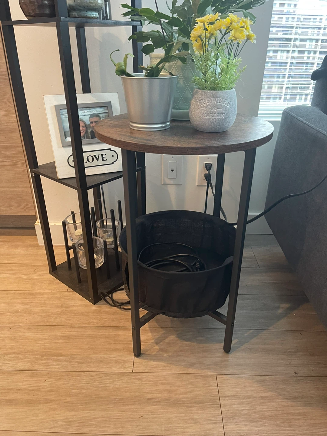 Round Accent Side Table with Black Storage Basket - photo 5