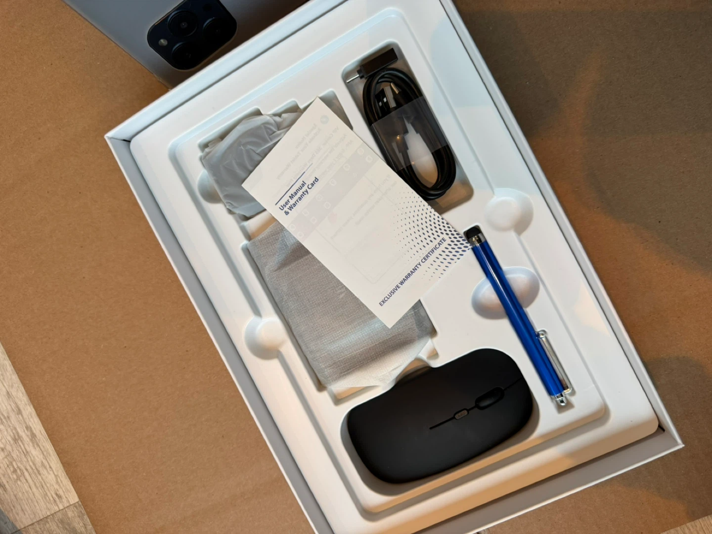 Tablet with gemini AI - photo 3