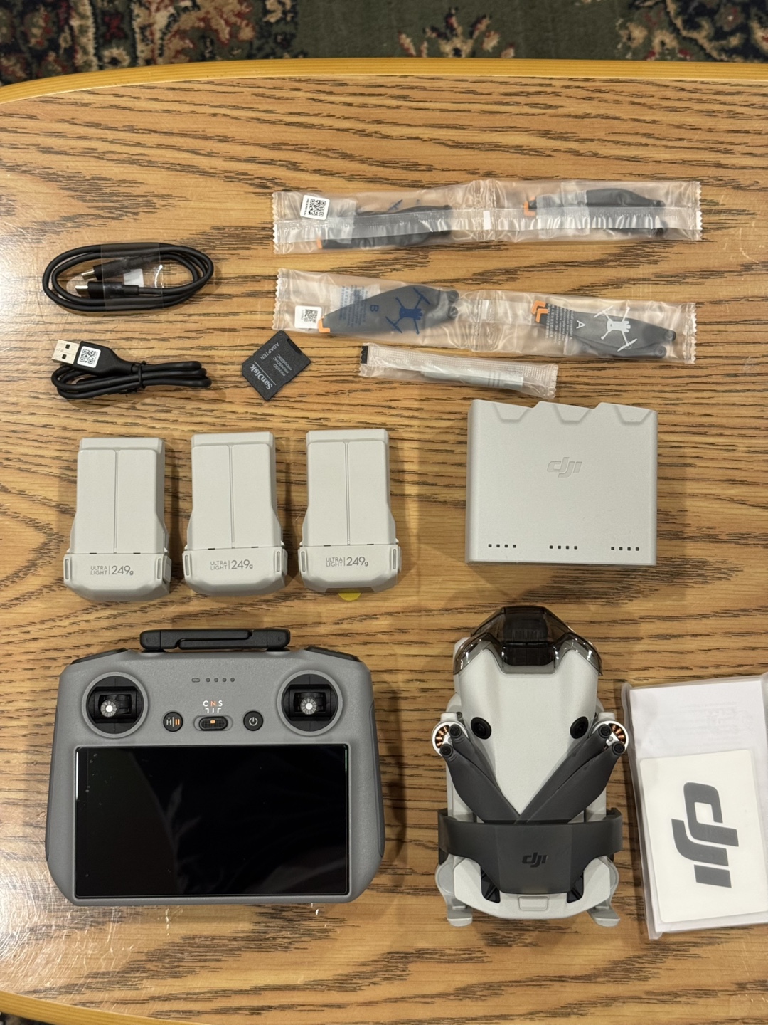 DJI Mini 4 Pro Fly More Combo – Like New – Full Set - photo 2