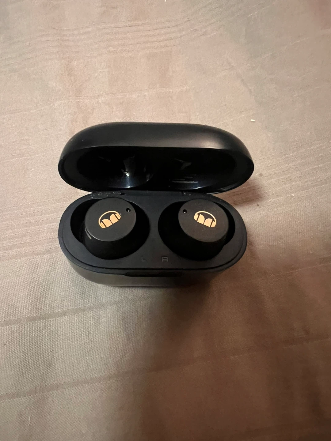 Monster Wireless Earbuds with Charging Case - photo 3