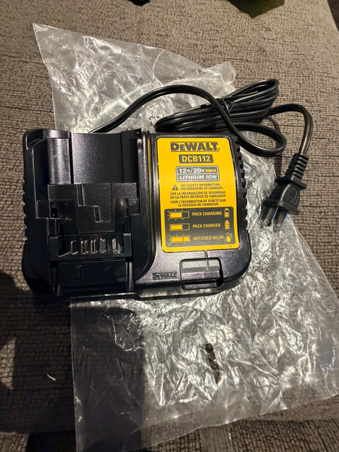 Brand new DeWalt DCB112 12V/20V MAX Lithium Ion Battery Charger