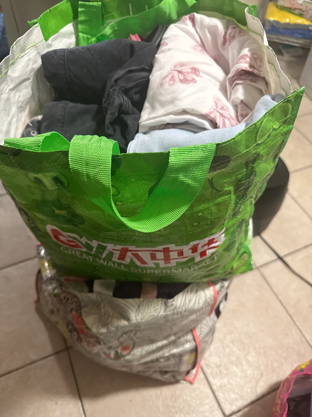 Lot of assorted clothing and shoes - photo 2