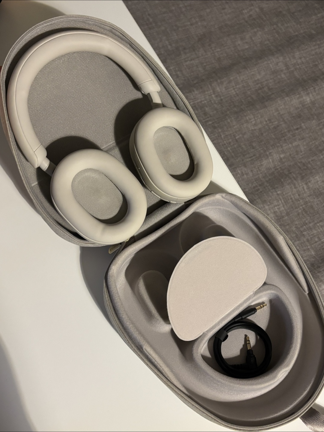 Sony WH-1000XM5 Wireless Noise Cancelling Headphones - photo 3