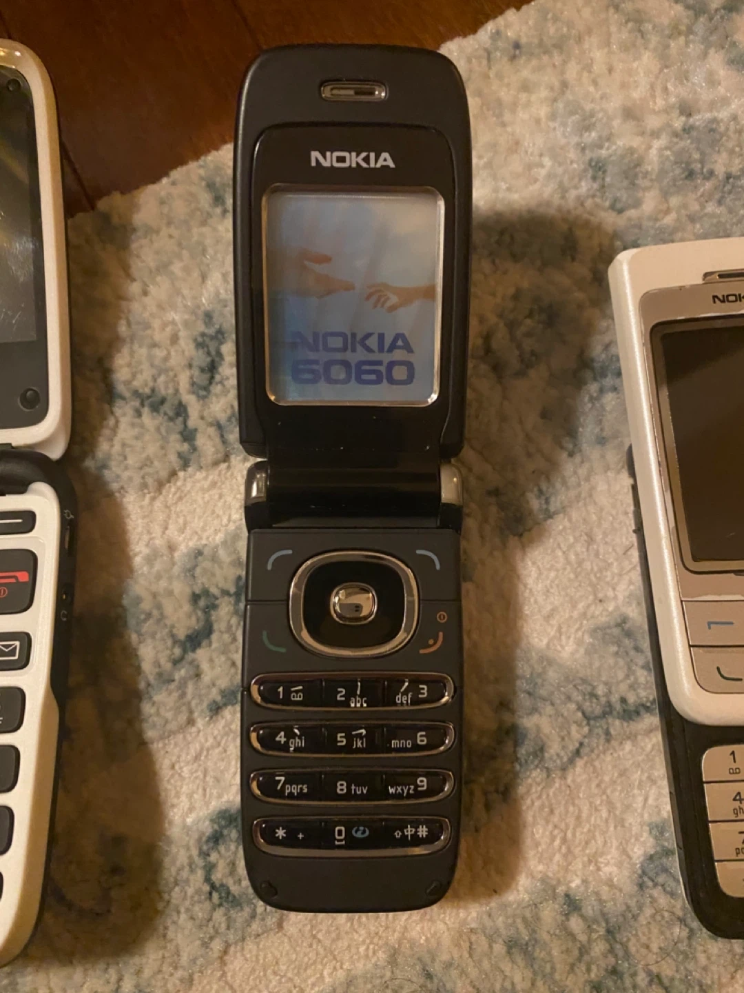 Mixed cellular phone ( new and old generation) - photo 3