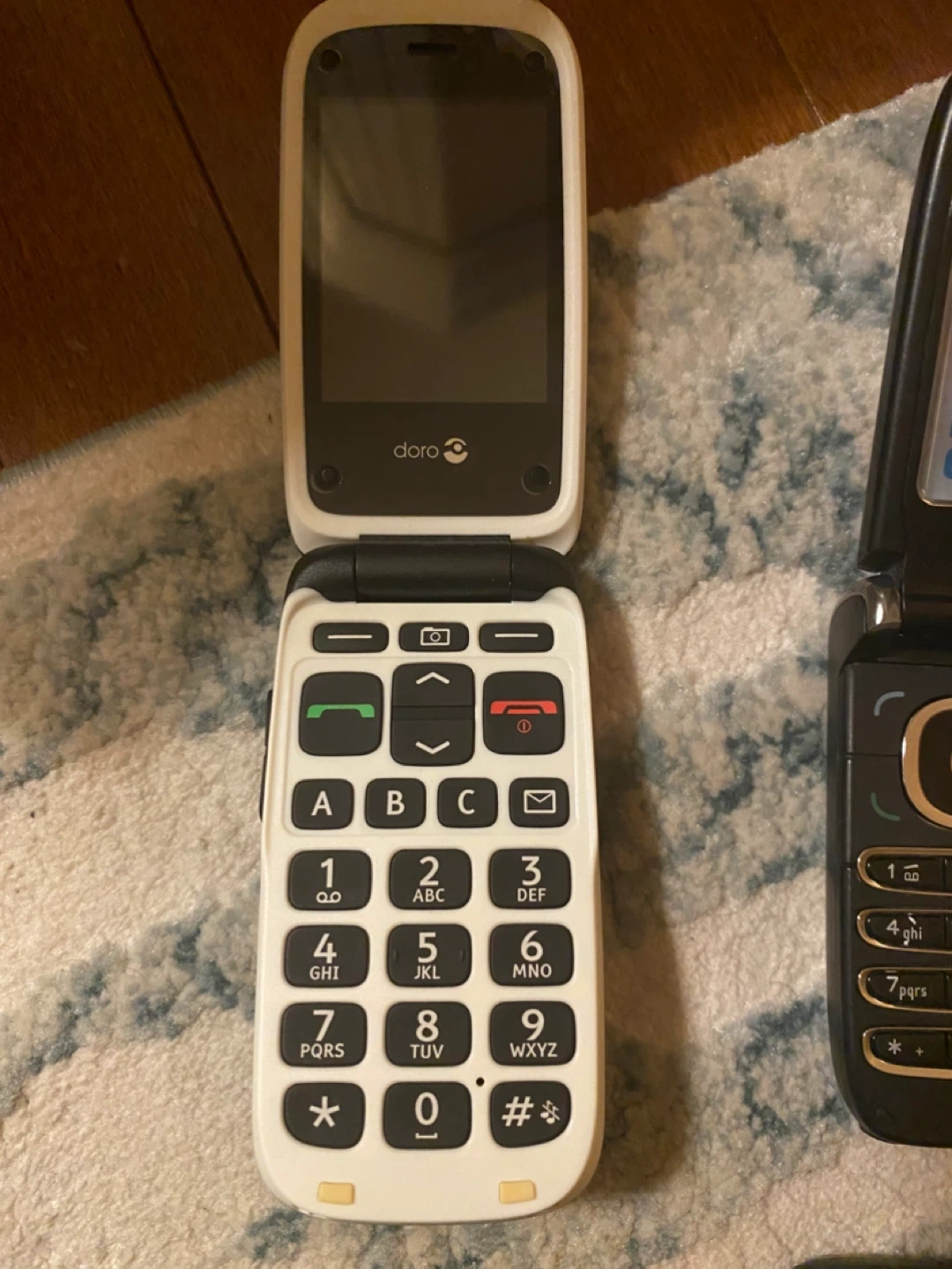 Mixed cellular phone ( new and old generation) - photo 4
