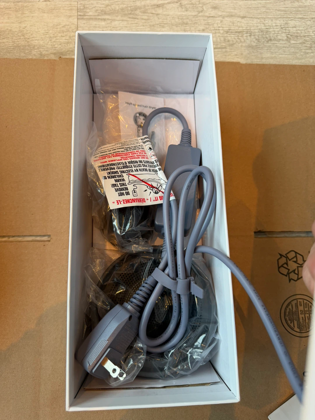 selling a brand new hair dryer - photo 3