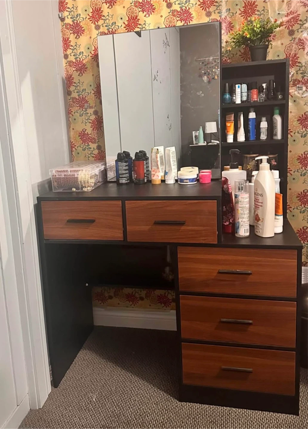 Makeup Vanity with Mirror and Storage
