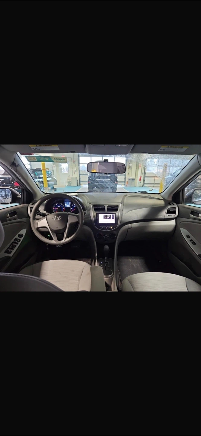 2017 Hyundai Accent SE - photo 2