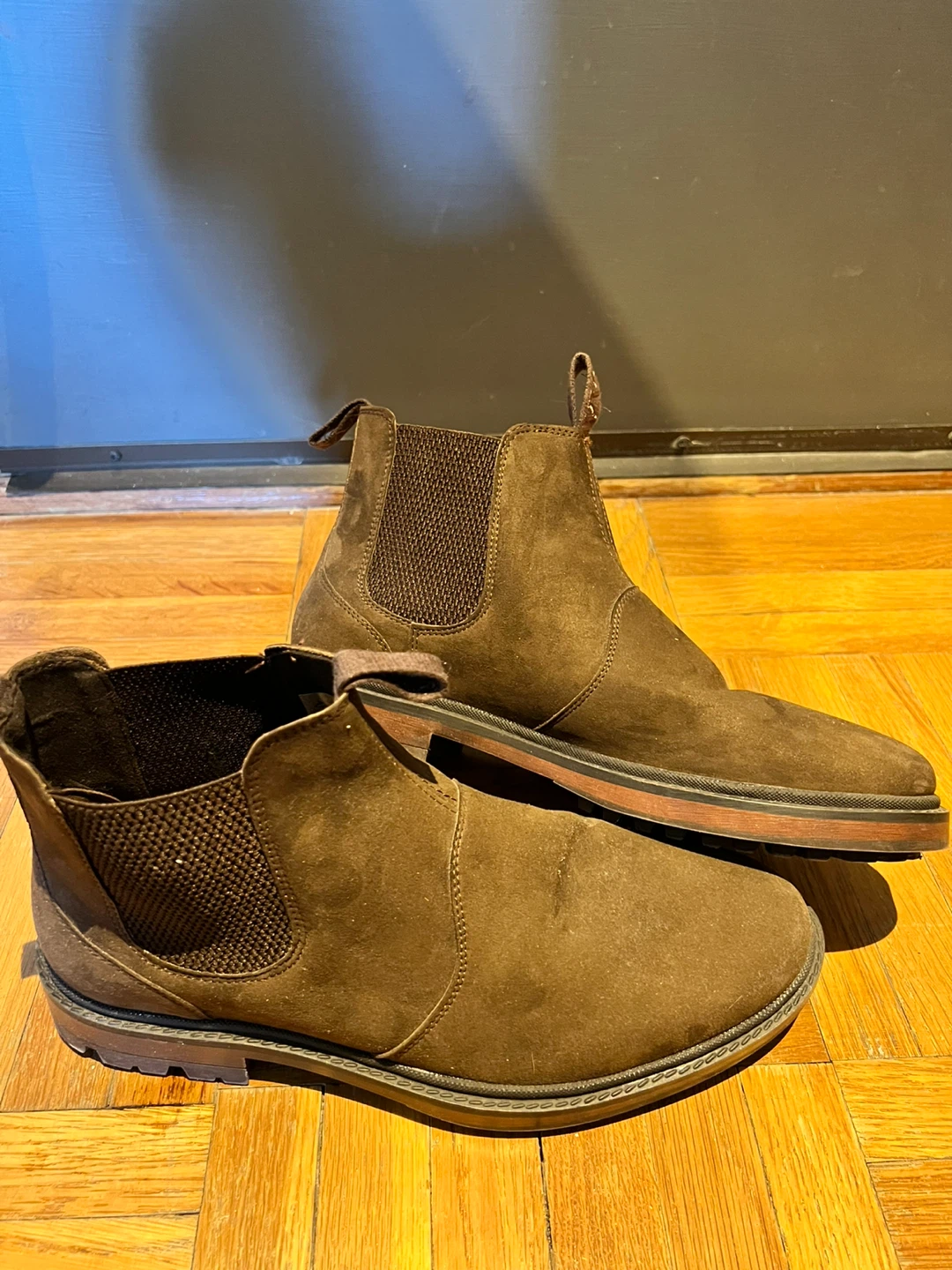 Will’s Vegan Continental Chelsea Boots (Men’s US 9)