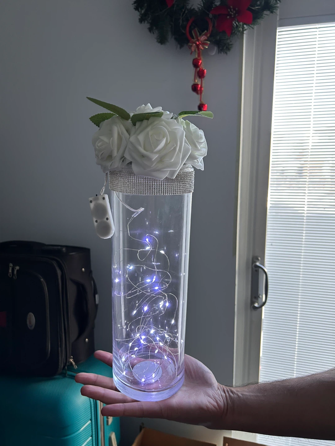 10 Glass Cylinder Vase with White Roses and LED Fairy Lights - photo 2