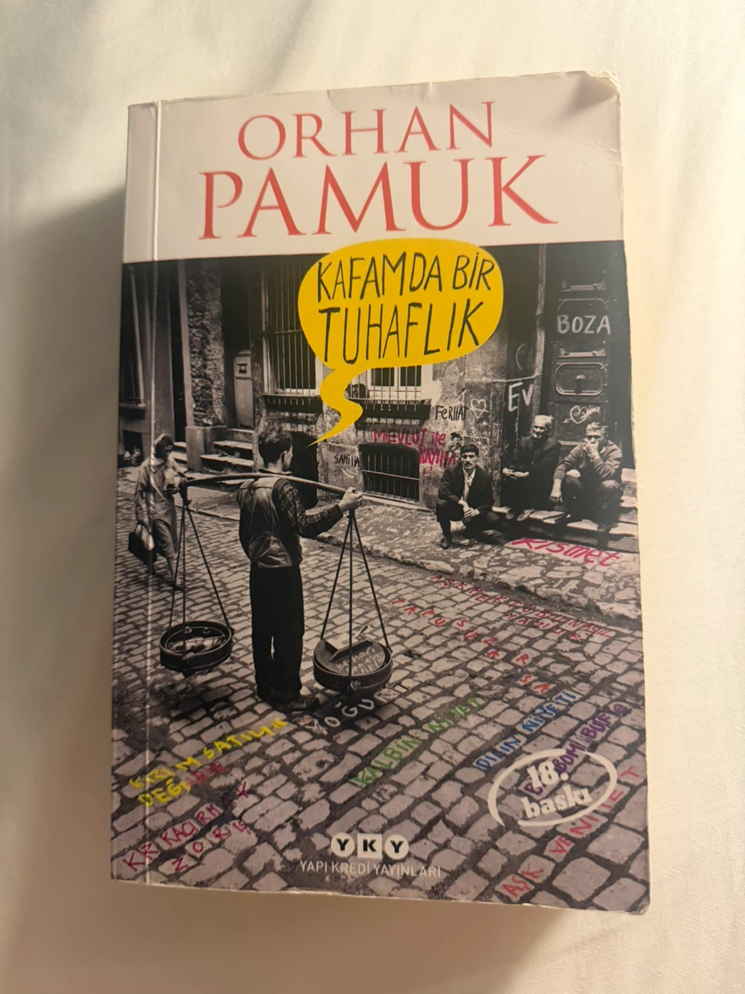 Kafamda Bir Tuhaflik.Turkish book