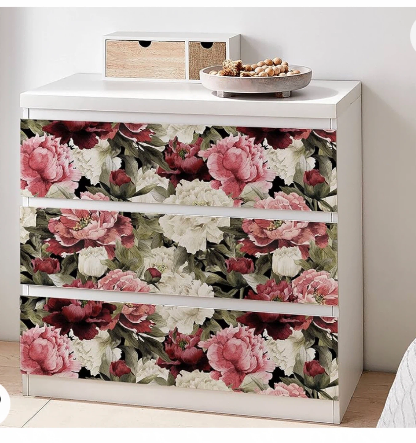 Refresh your old cabinets with floral rolls - photo 3