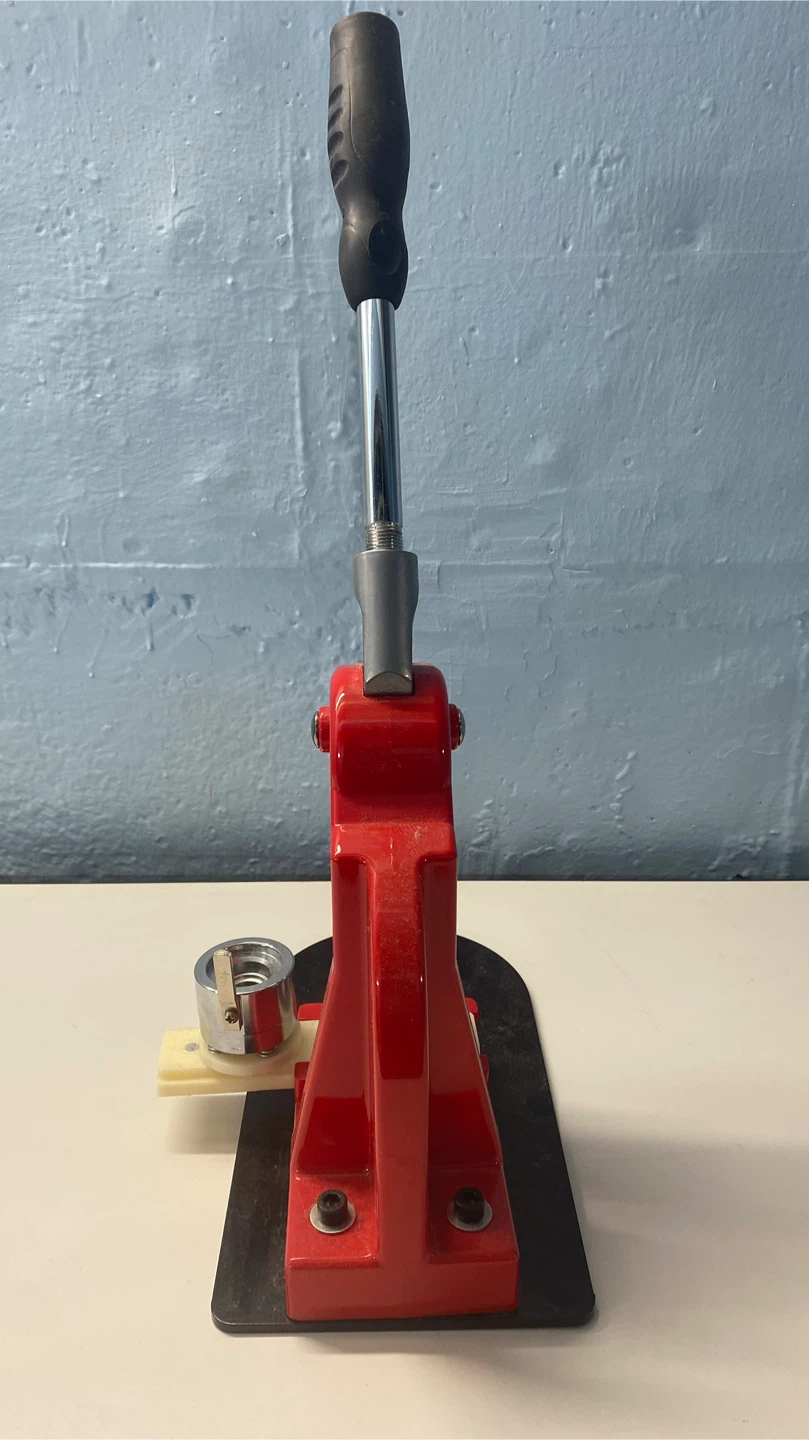 VEVOR Red Button Maker Machine - photo 3