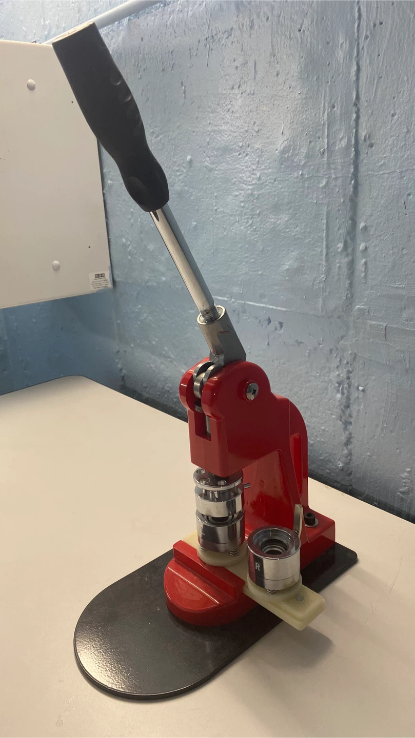 VEVOR Red Button Maker Machine - photo 4
