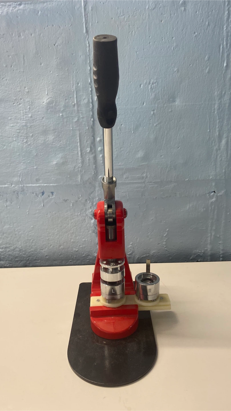 VEVOR Red Button Maker Machine - photo 2
