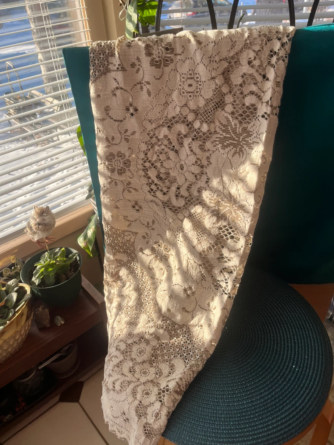 Vintage Lacey Tablecloth, 40x48 - photo 5