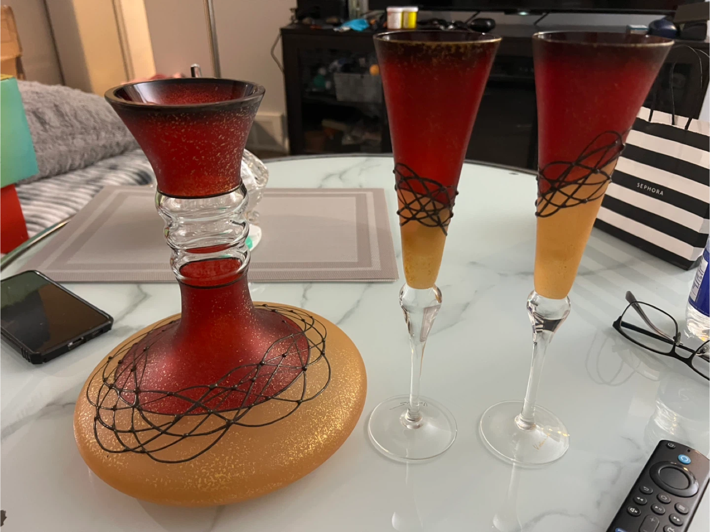 Red and Gold Glass Vase and Flutes Set - photo 2