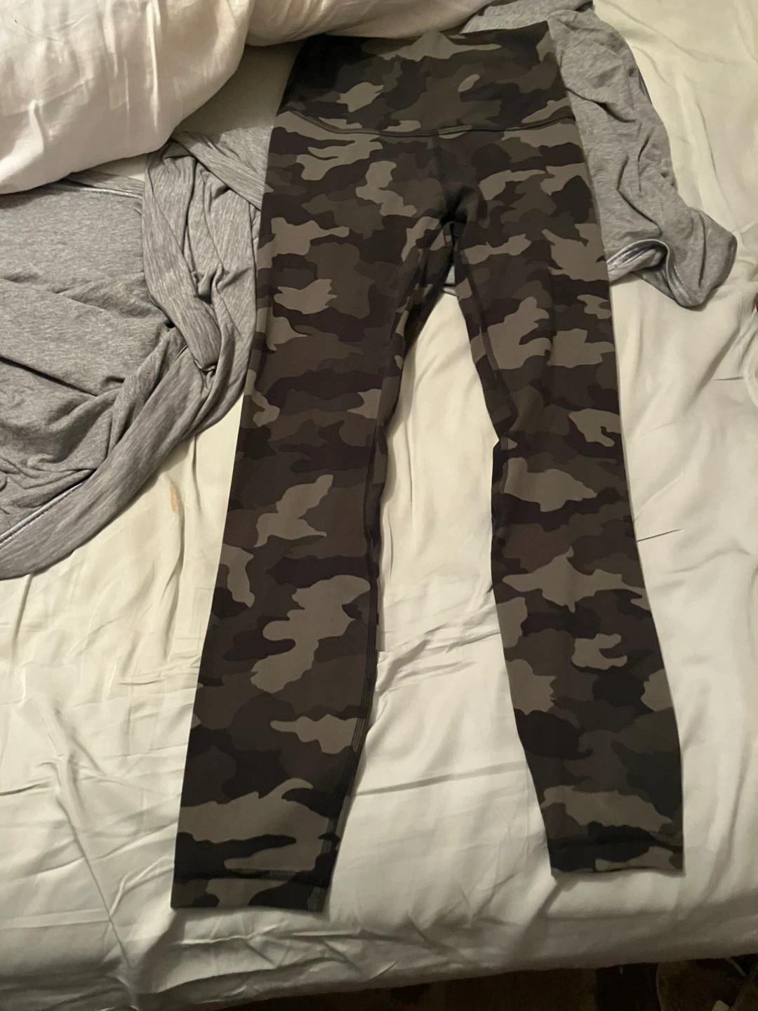 Lululemon Camo Leggings Size 6