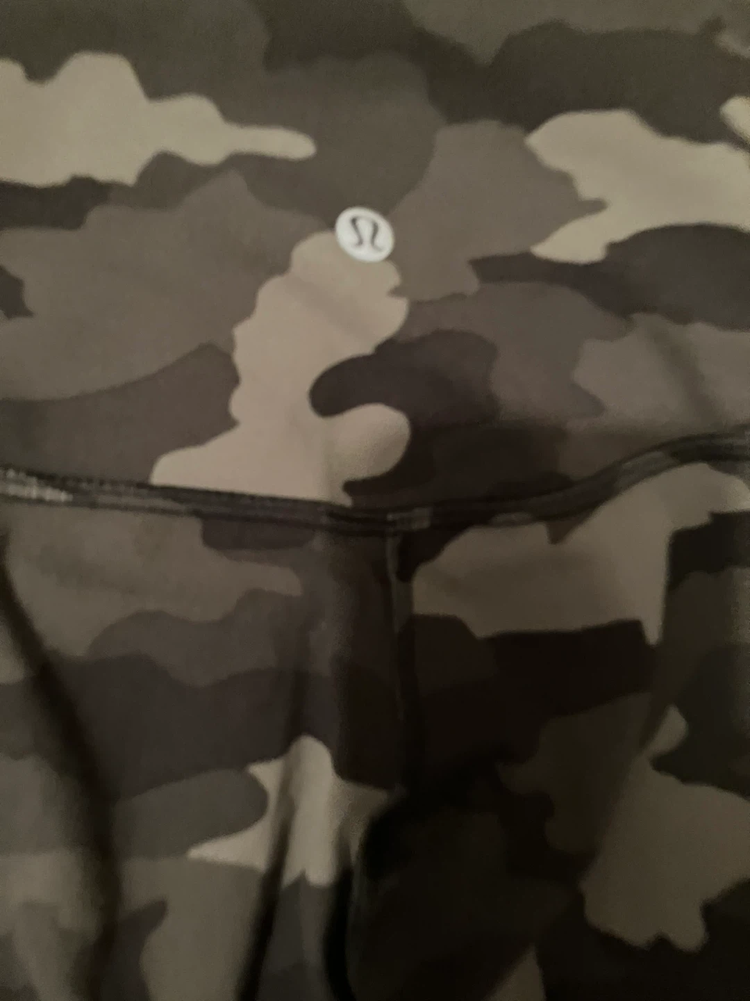 Lululemon Camo Leggings Size 6 - photo 3
