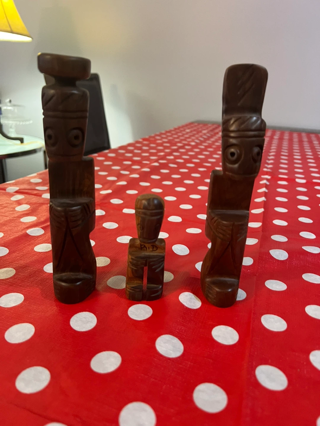 Set of 3 carved wooden figurines - photo 2