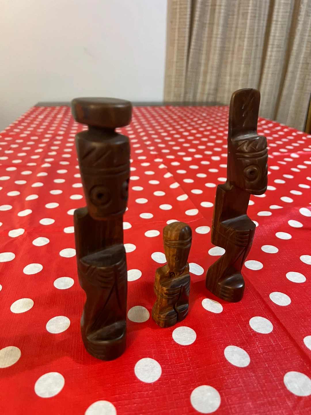 Set of 3 carved wooden figurines - photo 3
