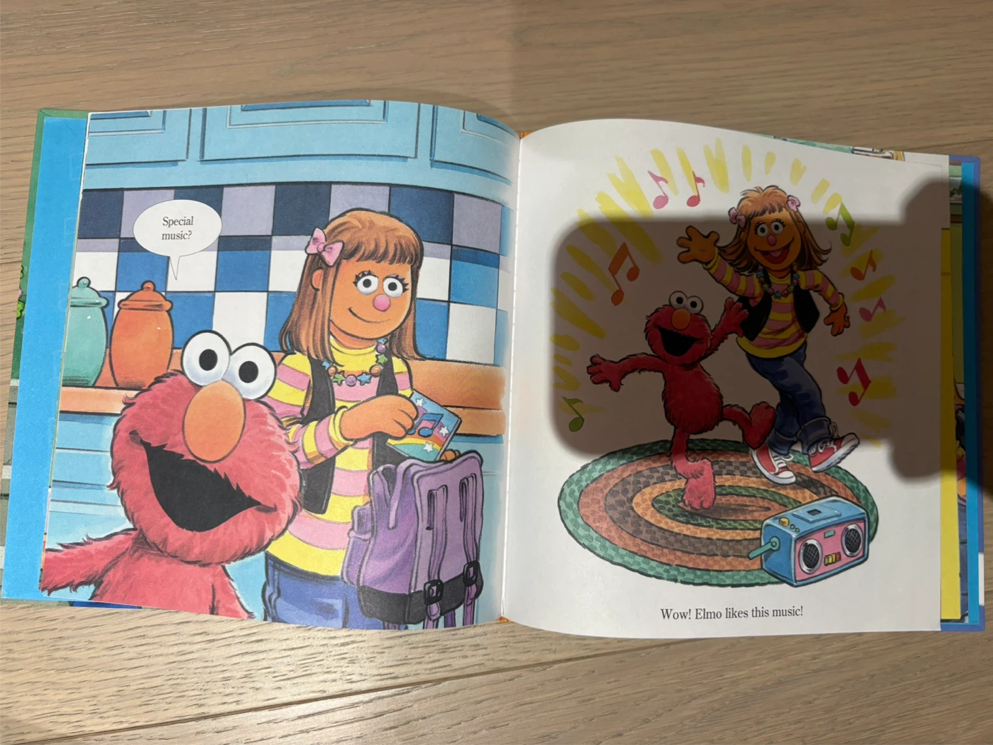 Sesame Street Elmo's First Babysitter Book - photo 3