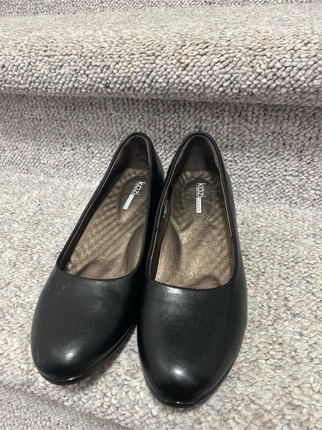 Kozí Canada Black Ballet Flats