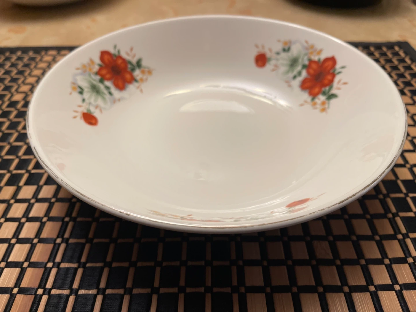 Set of 2 White Serving Bowls 🥕