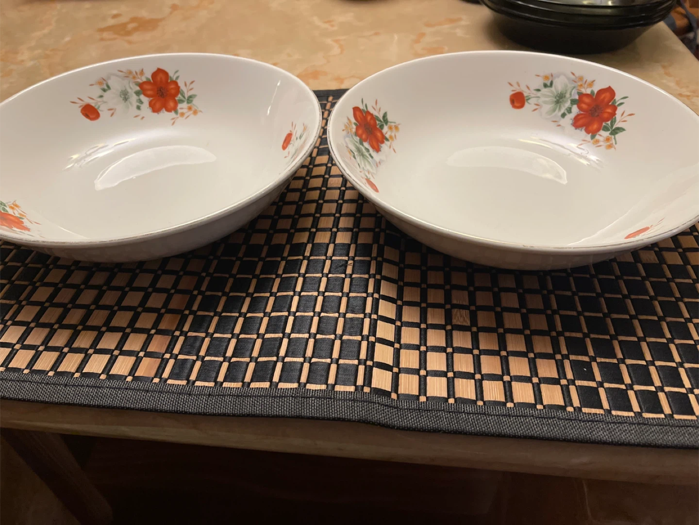 Set of 2 White Serving Bowls 🥕 - photo 2