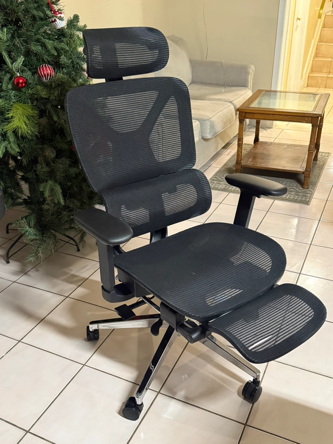 Black Mesh Ergonomic Office Chair with Footrest - photo 4