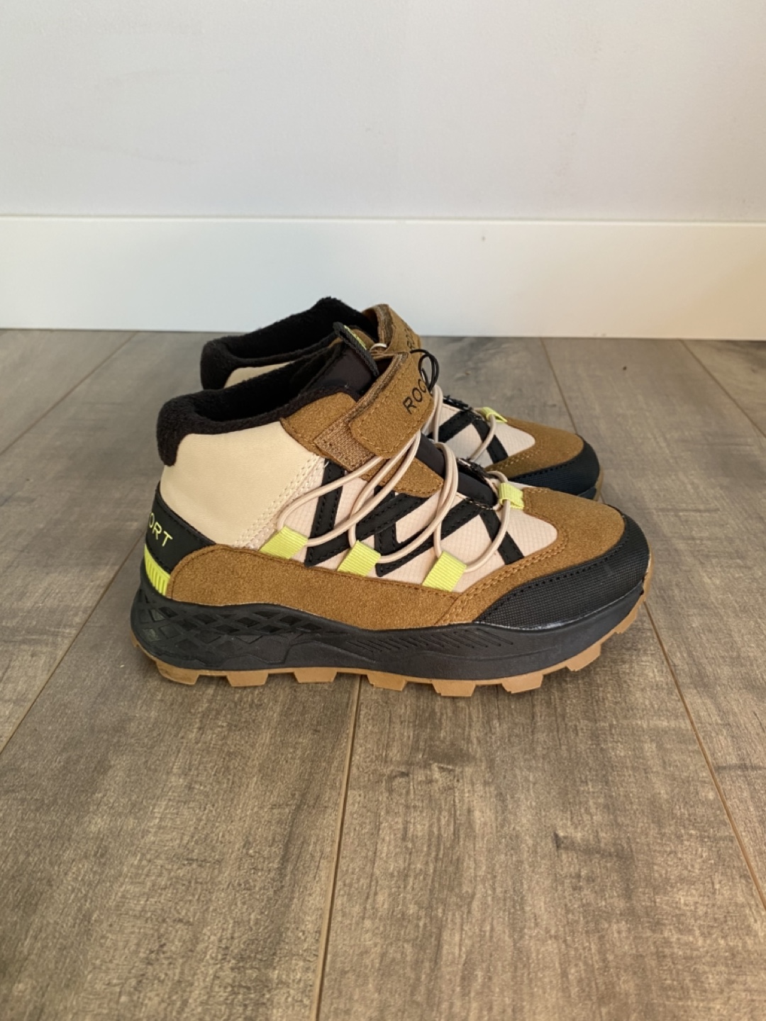 Rockport Kids' Winter/fall Boots size 13 boys