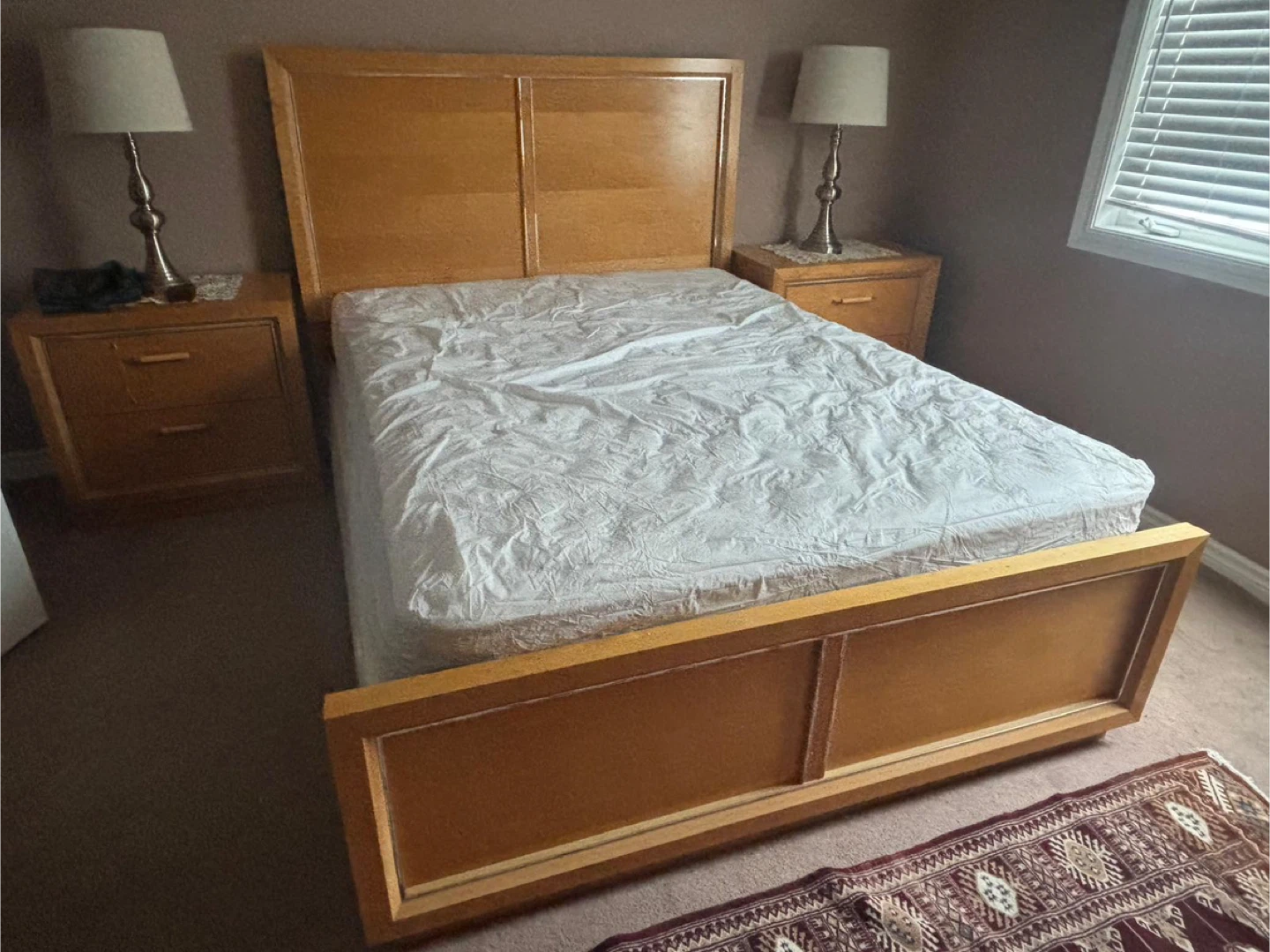 Wooden Bedroom Set - Dresser, 2 night stands, Chest & Bed Frame - photo 2