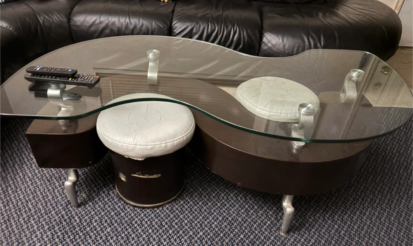 Coffee Table with White Round Stool - photo 5