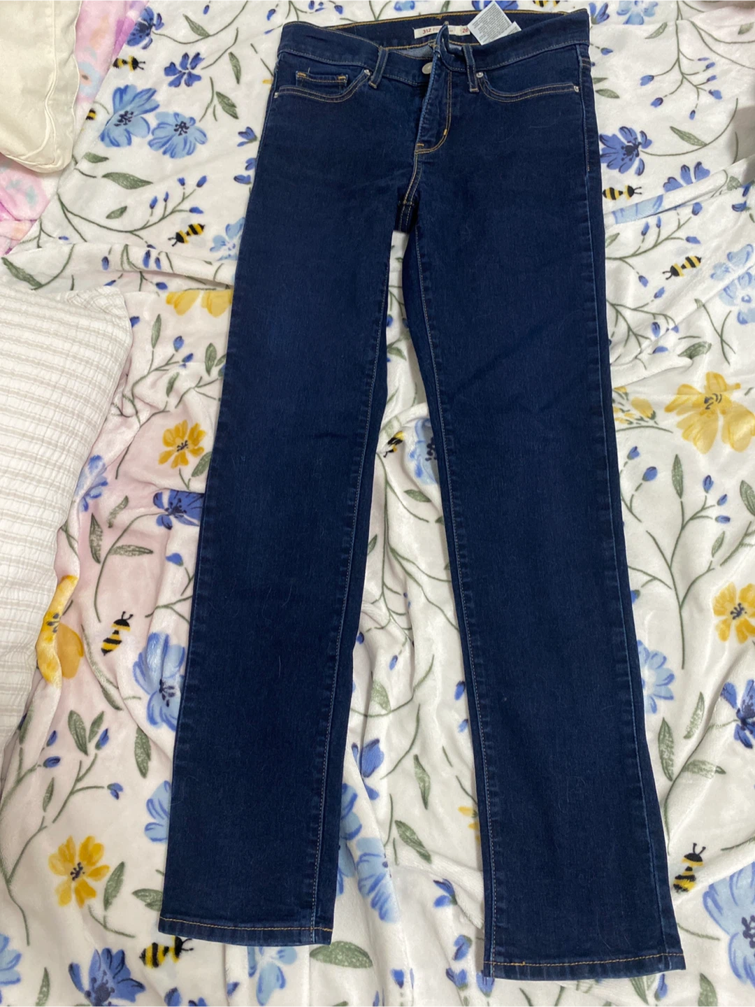 Levi's 312 Shaping Slim Jeans - Size 26