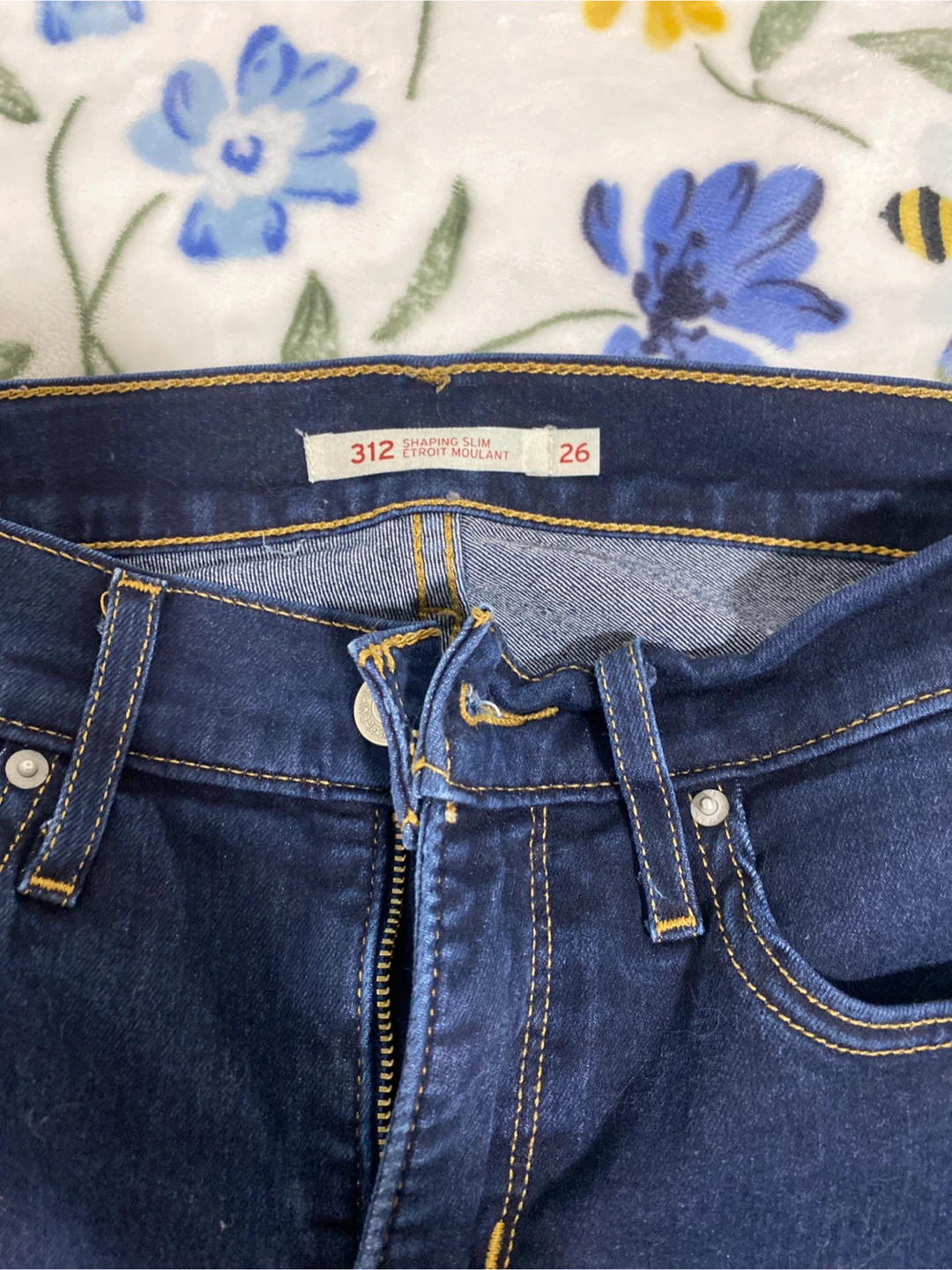 Levi's 312 Shaping Slim Jeans - Size 26 - photo 2