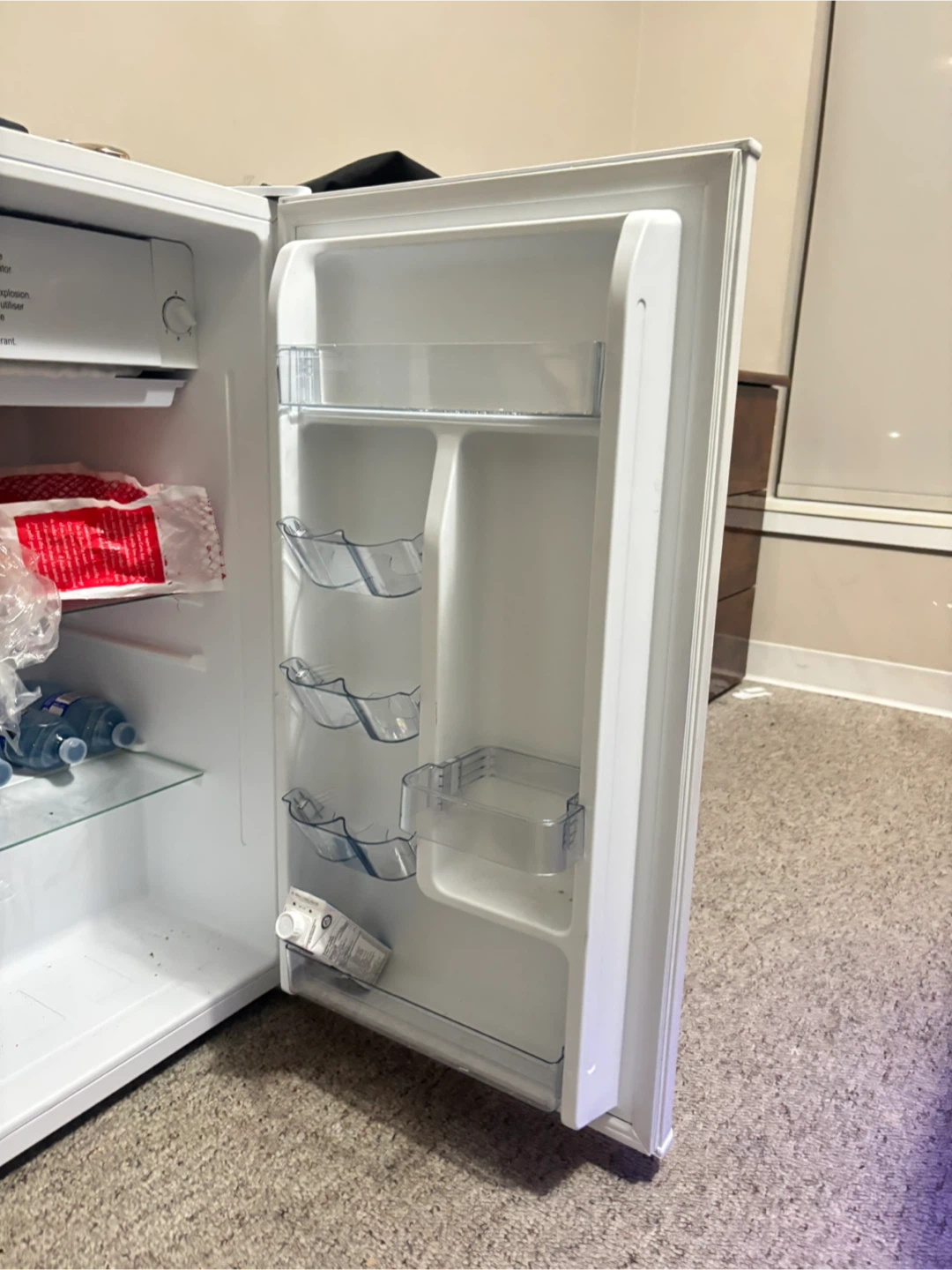 Galanz room mini fridge - photo 3