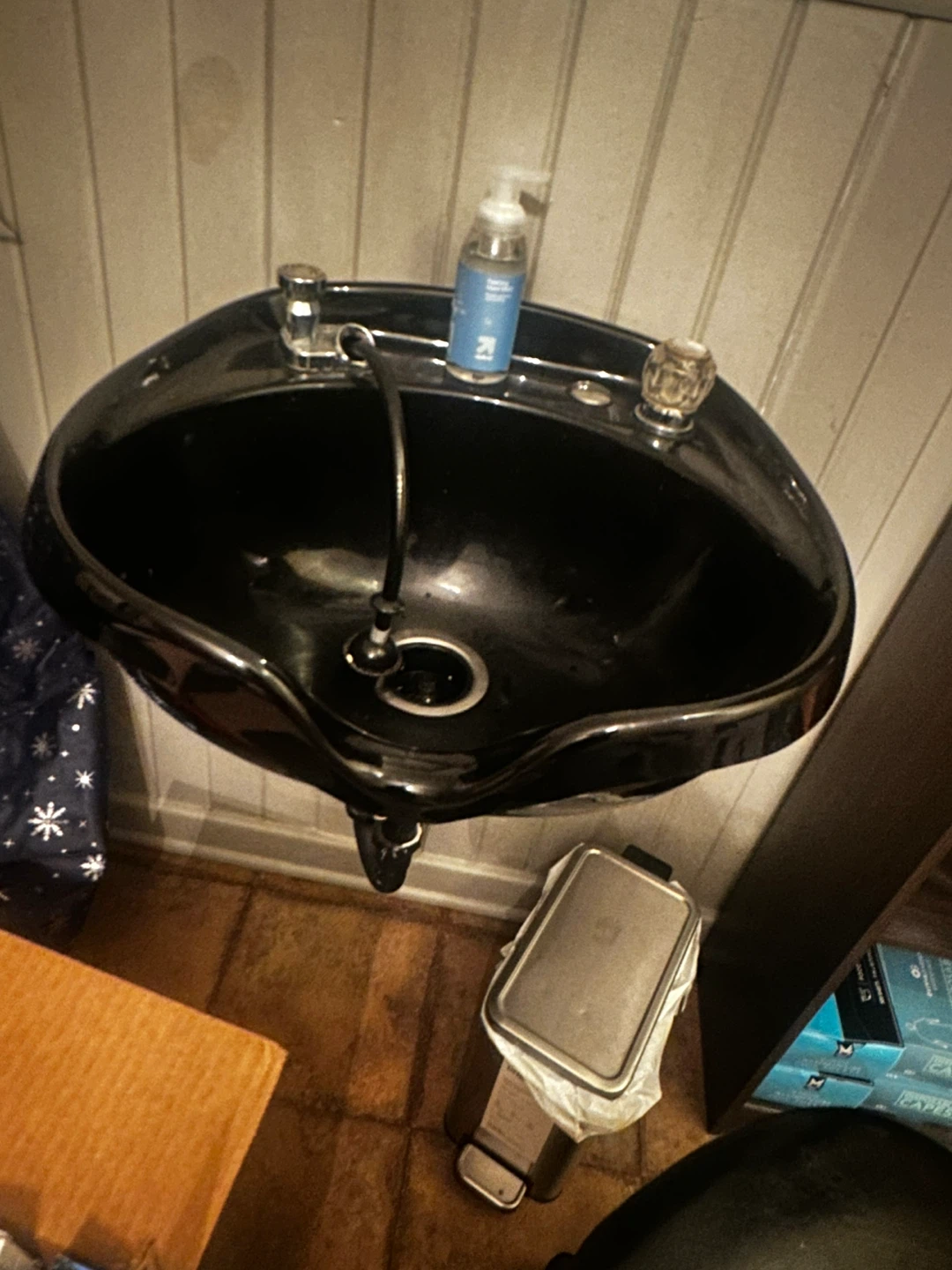 Black Ceramic Shampoo Bowl with Chair