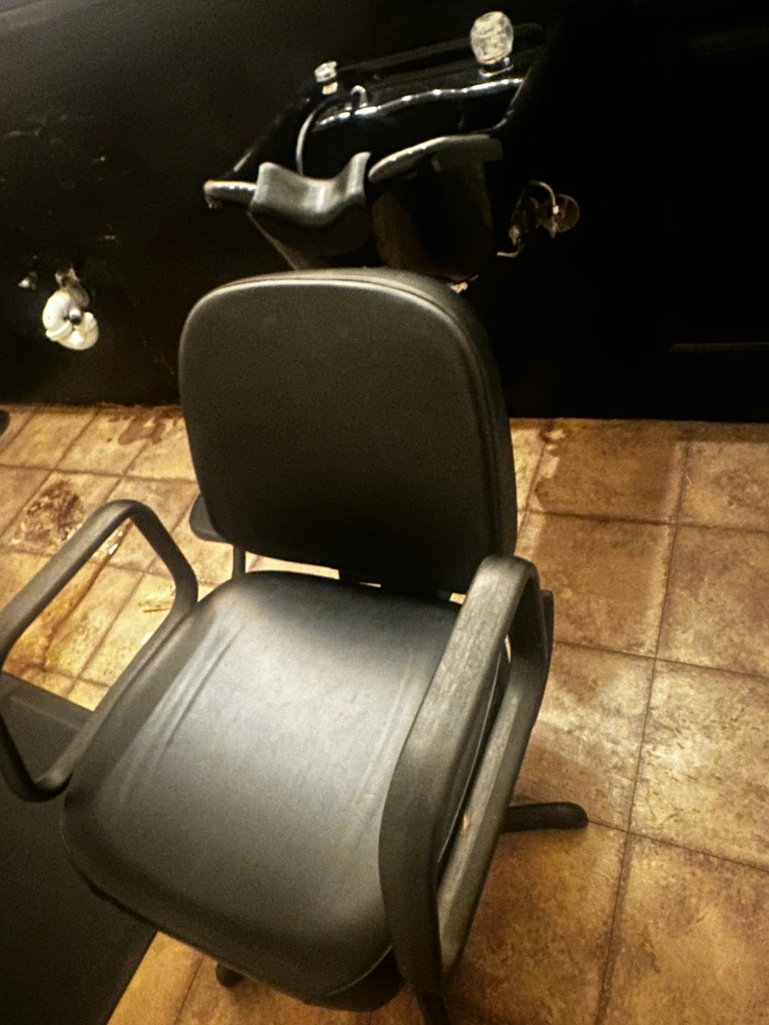Black Ceramic Shampoo Bowl with Chair - photo 3