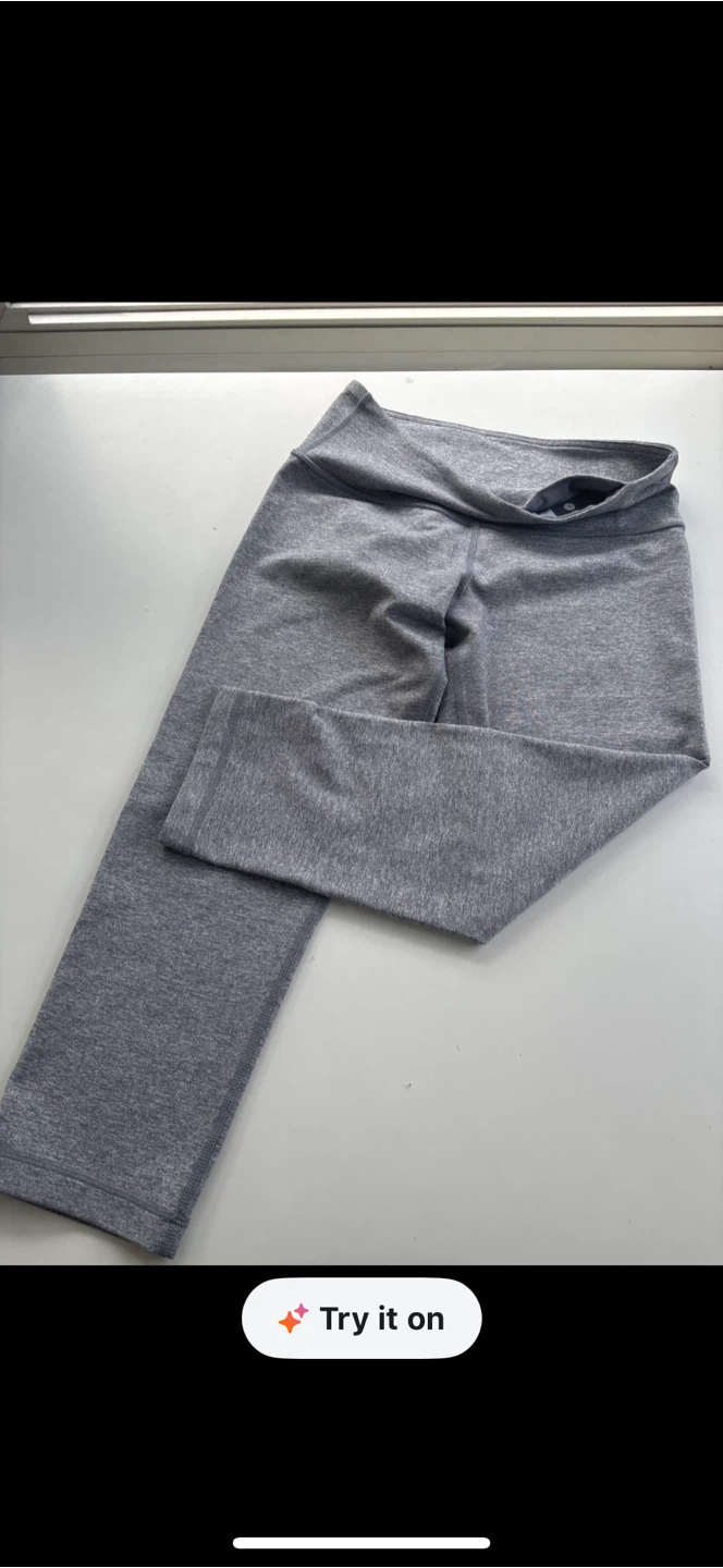 Lululemon Grey Capris Size 6 - photo 2