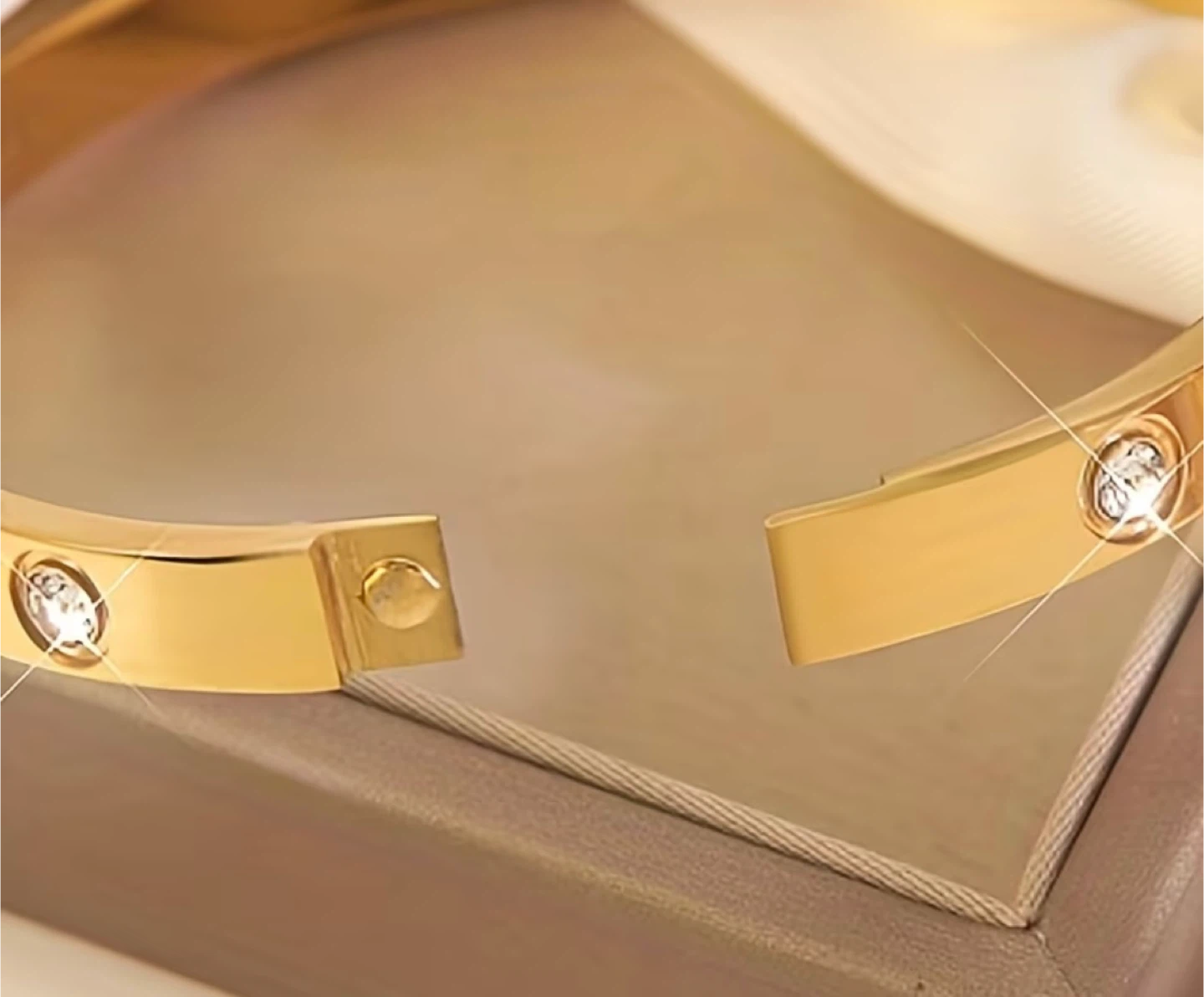Gold Bangle Bracelet with Clover Detail - photo 2