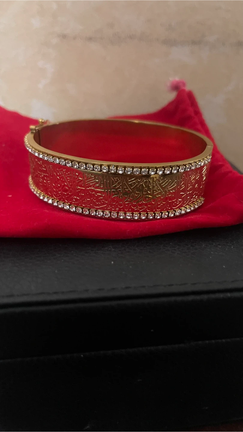 Gold Engraved Bracelet with Diamonds - photo 3