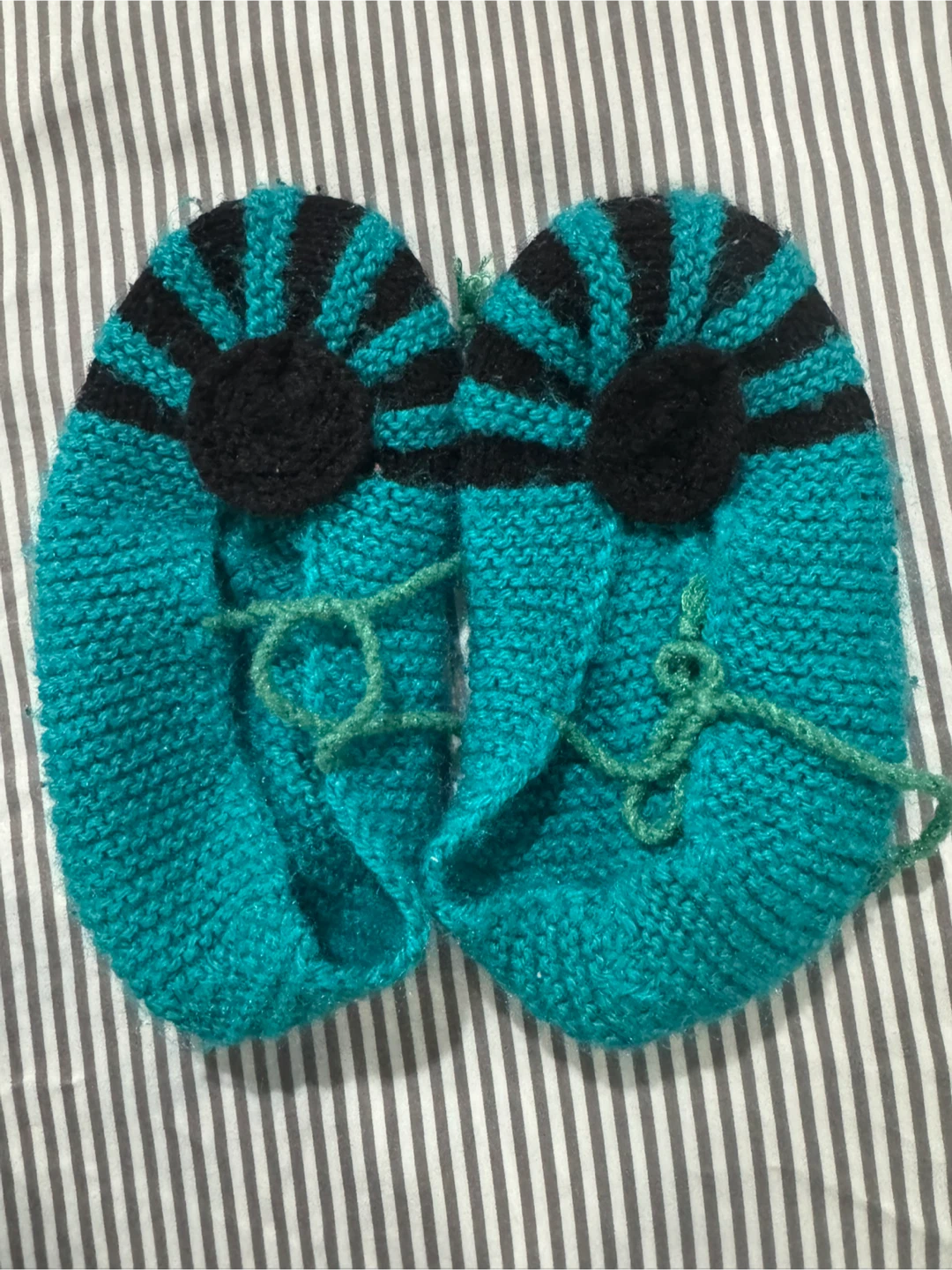 Hand-knitted  Booties (Socks) - photo 5