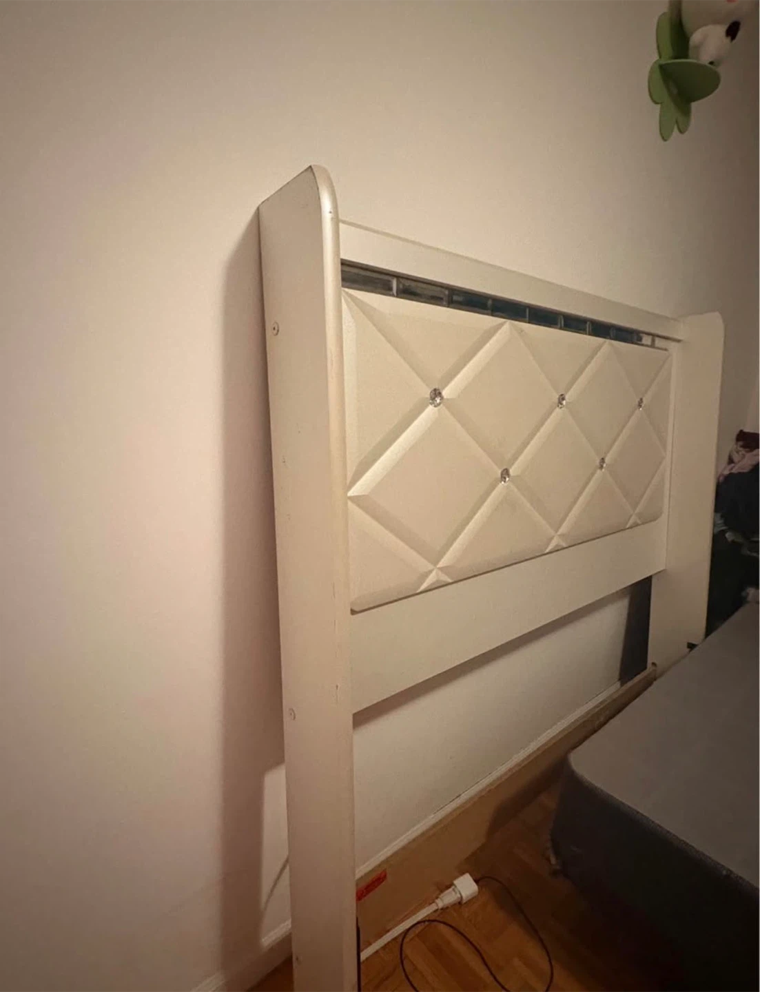 White Headboard with Crystal Accents - photo 2