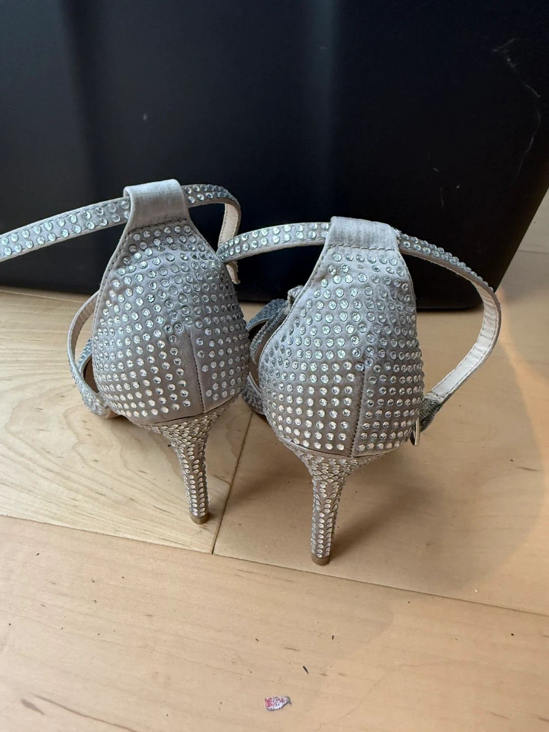 Le Château Sparkly Silver Heels - photo 2