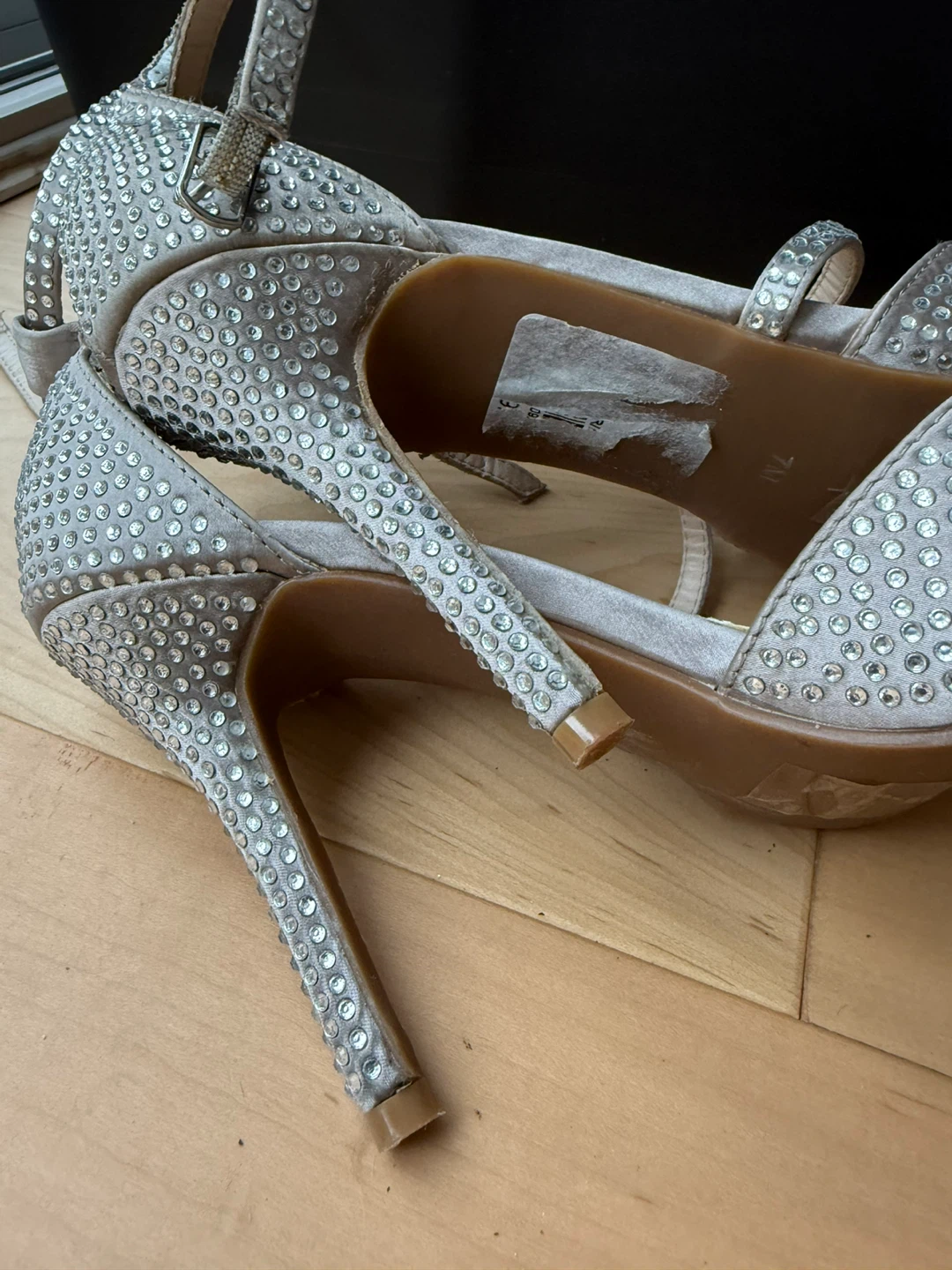 Le Château Sparkly Silver Heels - photo 4